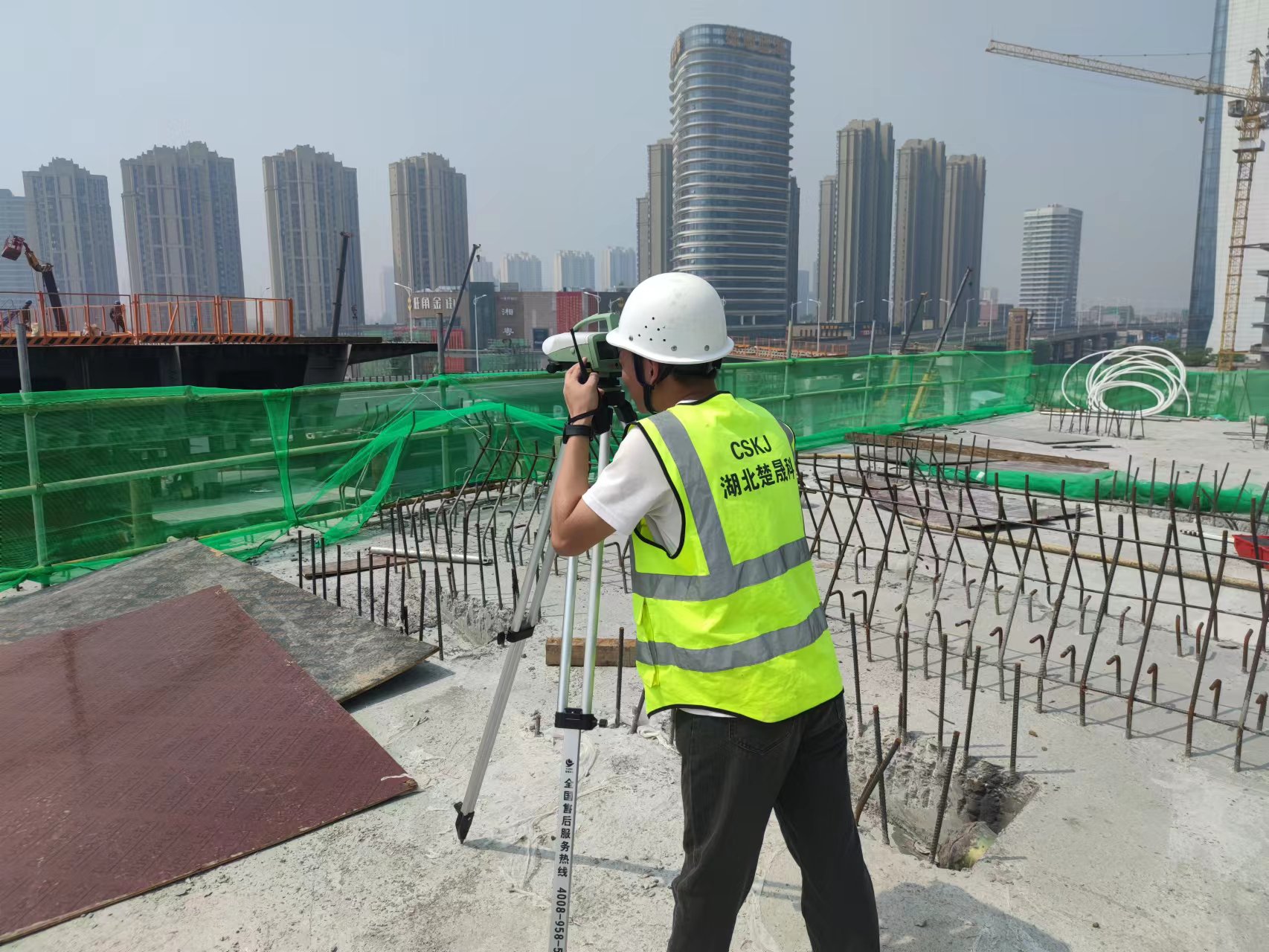 湖北楚晟科順利完成襄陽市首個三層互通立交監控工作