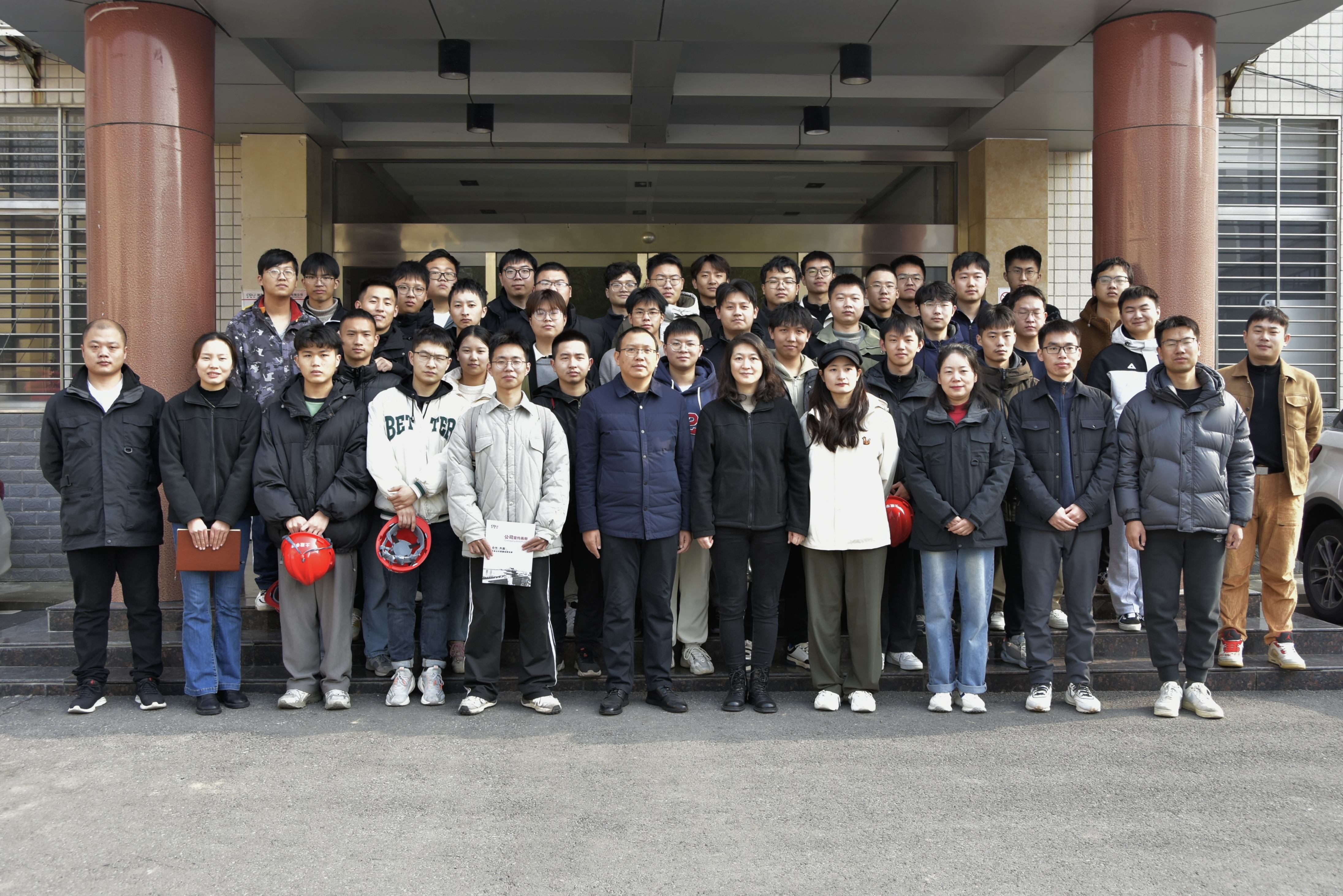 深化校企合作交流|湖北文理學院師生到 湖北楚晟科觀摩交流